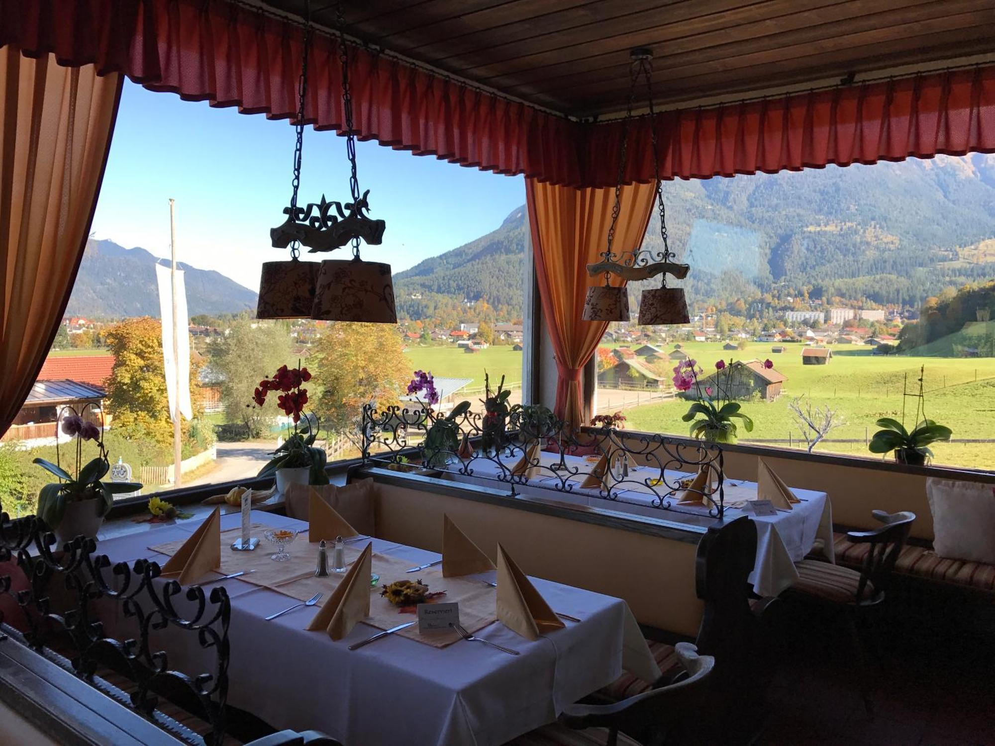 Hotel Restaurant Hausberg Garmisch-Partenkirchen Eksteriør bilde