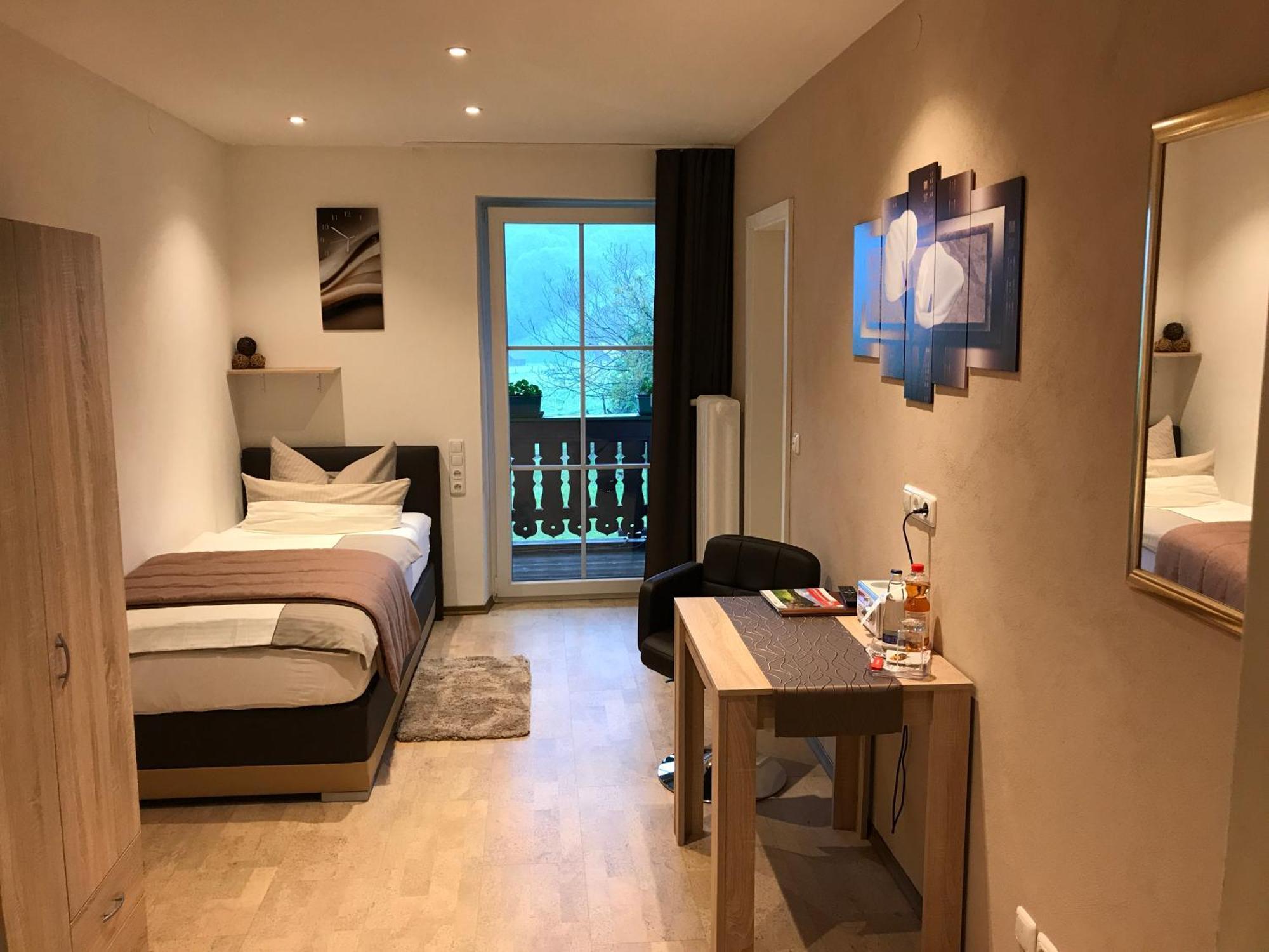 Hotel Restaurant Hausberg Garmisch-Partenkirchen Eksteriør bilde